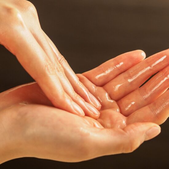 Auto-massage mains